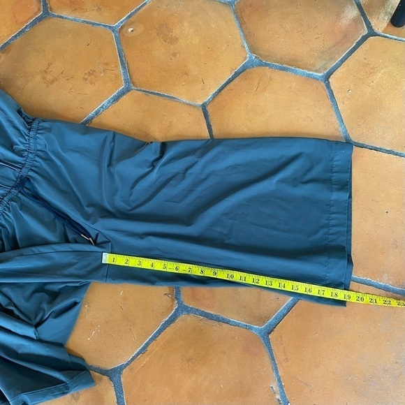 Athleta Mercer Gray Romper Jumpsuit Wide Leg Quick Drying Pockets Size 2 - Picture 15 of 15